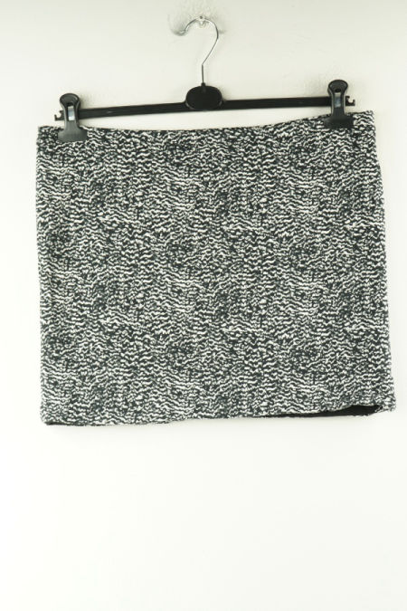 Spódnica z czarno białym wzorem 