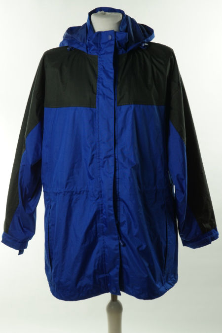 Płaszcz sportowy kobaltowy z czarnymi wstawkami