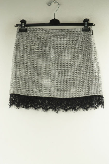 Spódnica biało-czarna z koronkową wstawką