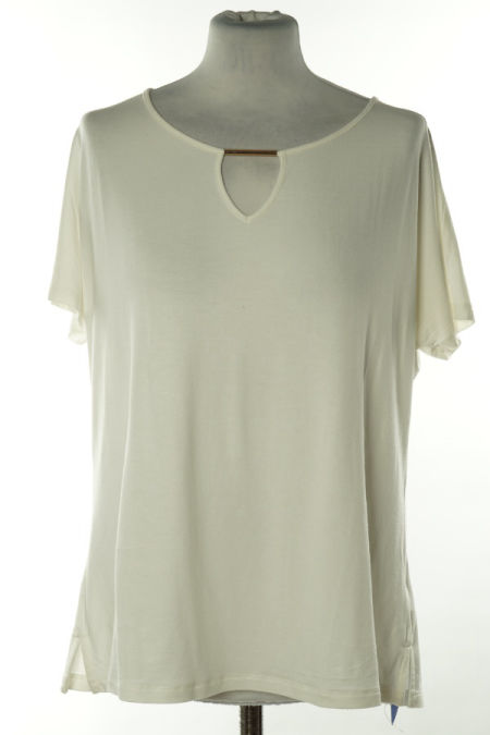 Bluzka śmietankowa z wycięciem