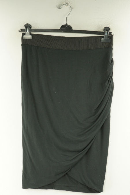 Spódnica czarna drapowana na gumkę