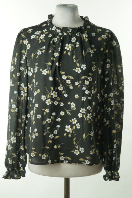 Bluzka czarna w białe kwiaty