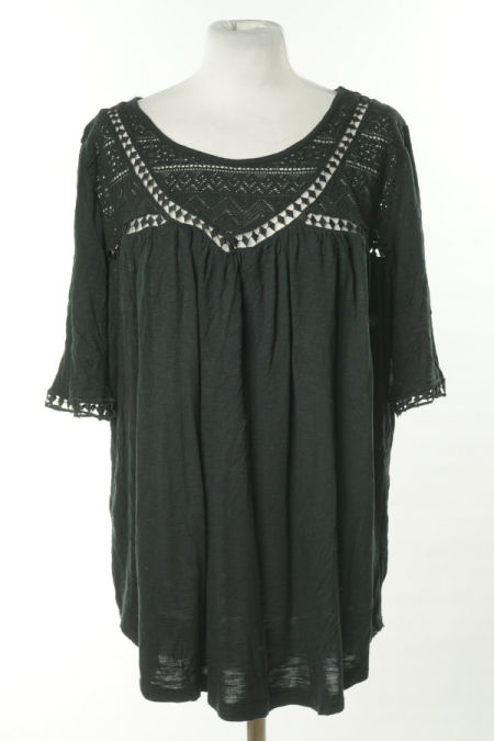 Bluzka czarna z koronką boho