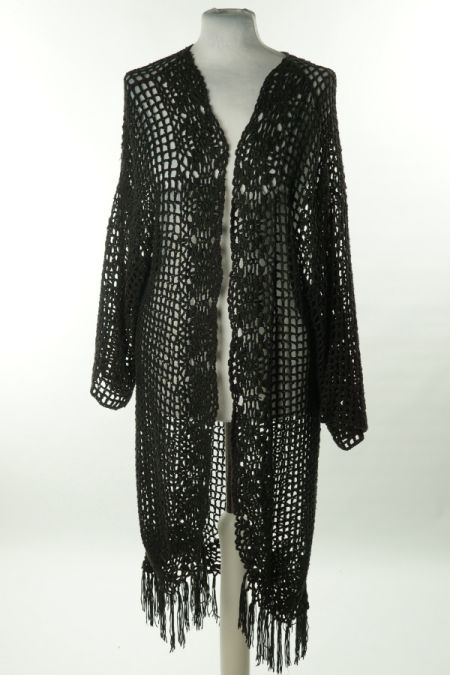 Narzutka czarna ażurowa