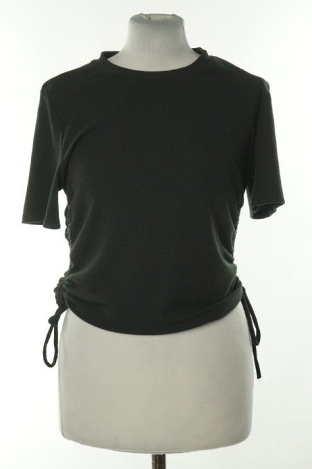 Koszulka czarna prążkowana drapowana, ZARA