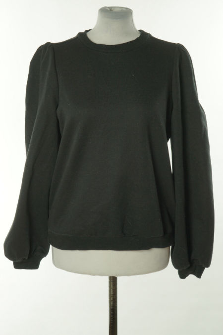 Bluza czarna z bufiastymi rękawami