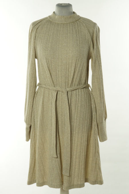 Sukienka beżowa ze srebrną nitką