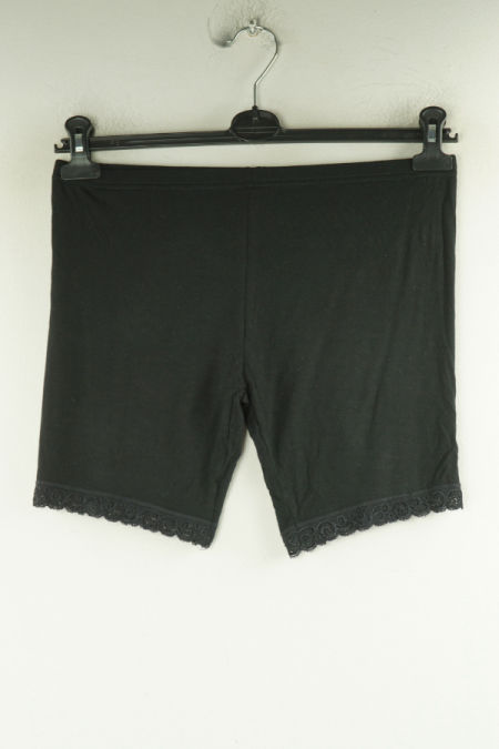 Krótkie spodenki czarne z koronką