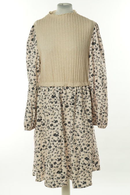 Sukienka beżowa wzorzysta