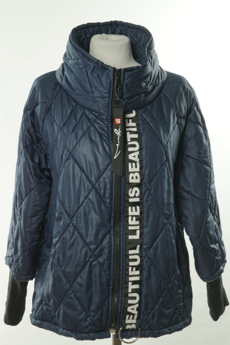 Kurtka granatowa z białymi napisami