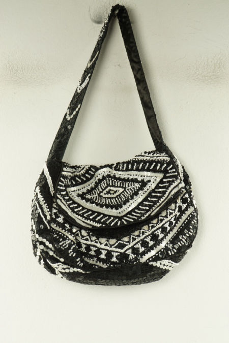 Torebka czarno-biała cekinowa