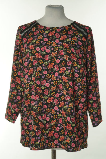 Bluzka czarna w kolorowe kwiaty