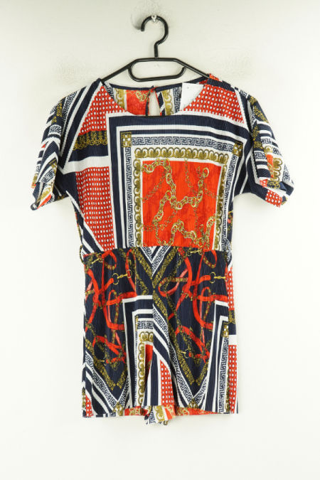 Kombinezon w kolorowe wzory