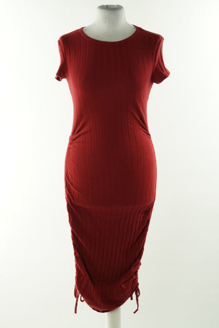 Sukienka bordowa prążkowana