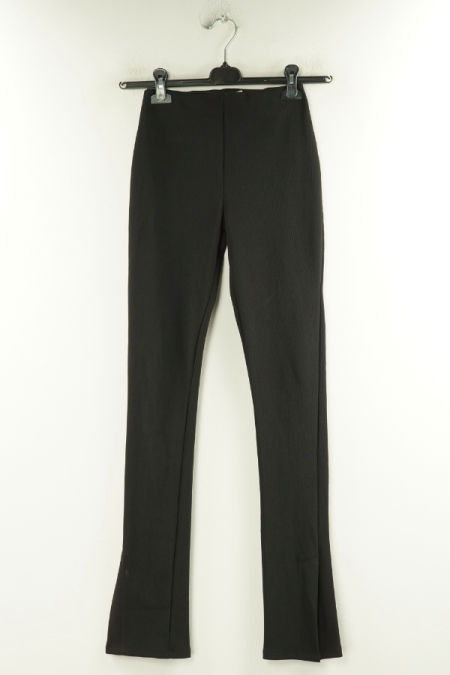 Spodnie czarne prążkowane