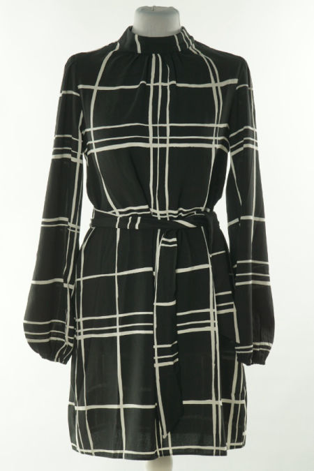 Sukienka czarna w białą kratkę