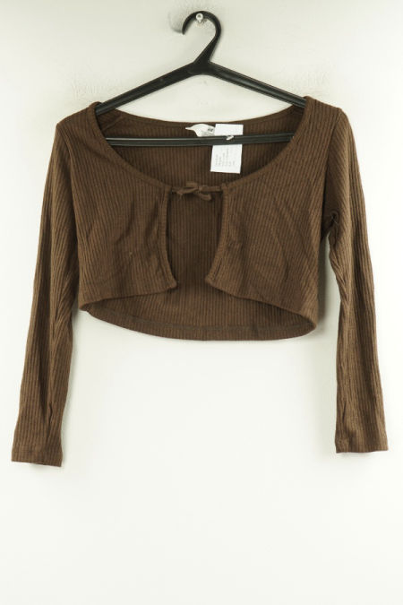 Narzutka sweterkowa brązowa prążkowana z wiązaniem