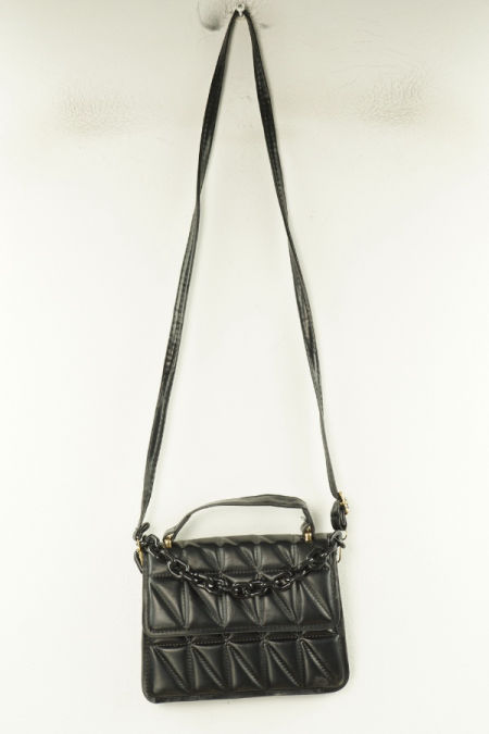 Torebka ekoskóra czarna z łańcuszkiem