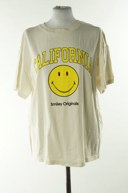 Koszulka beżowa z żółtym napisem i emotką