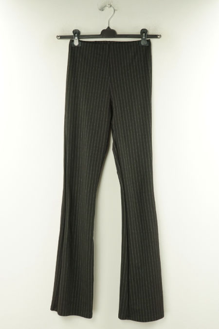 Spodnie czarne materiałowe w paski z wysokim stanem