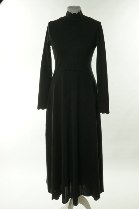 Sukienka czarna długa