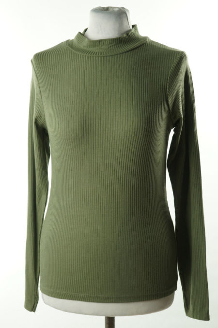 Bluzka khaki z długim rękawem i pół golfem 