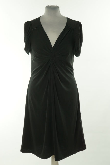 Sukienka czarna z cekinową wstawką