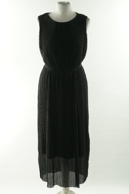 Sukienka czarna długa w drobne plisy