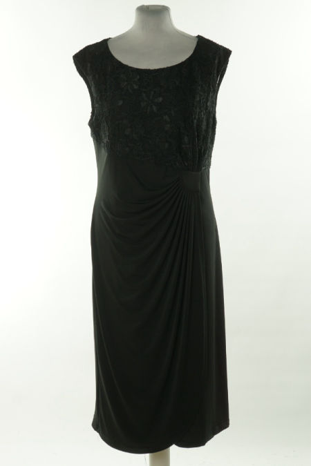 Sukienka czarna z drapowaniem