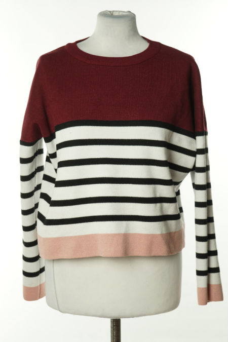Sweter biało - bordowy w paski