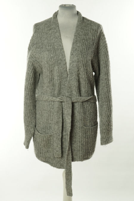 Narzutka szara sweterkowa z paskiem