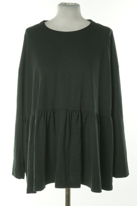 Bluzka czarna z falbanką