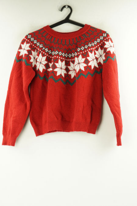 Sweter czerwony z motywem świątecznym