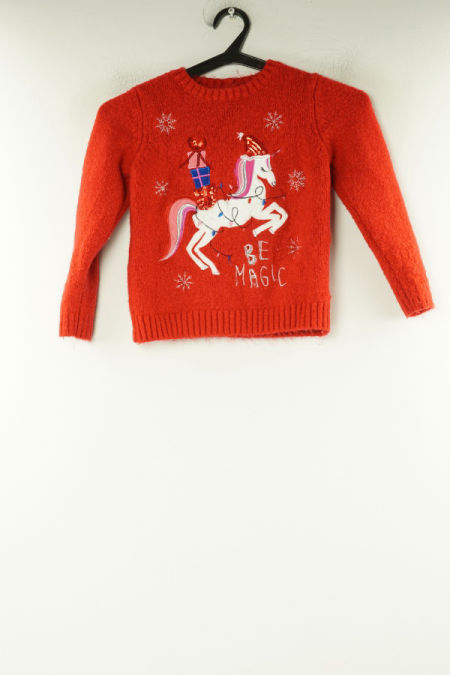 Sweter czerwony z motywem świątecznym