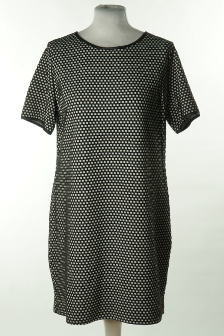 Sukienka czarna w białe kwadraty