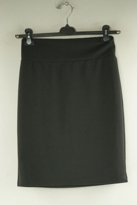 Spódnica czarna gładka