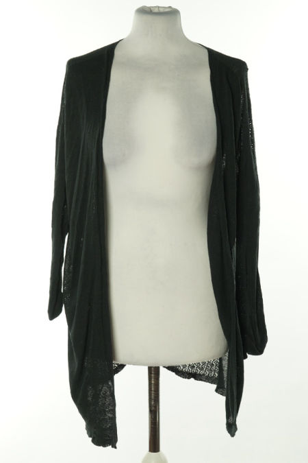 Narzutka czarna z ażurowym tyłem