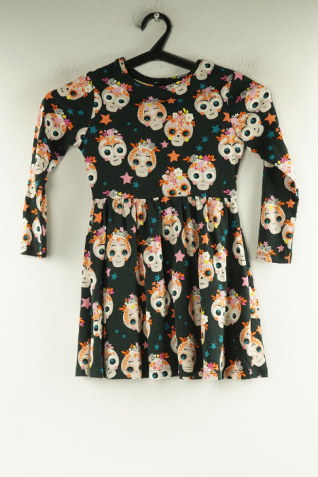 Sukienka czarna w czaszki