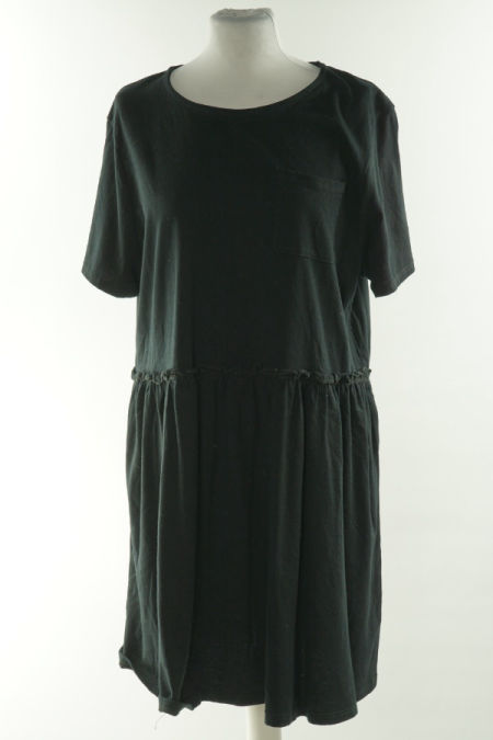 Sukienka czarna z kieszonką