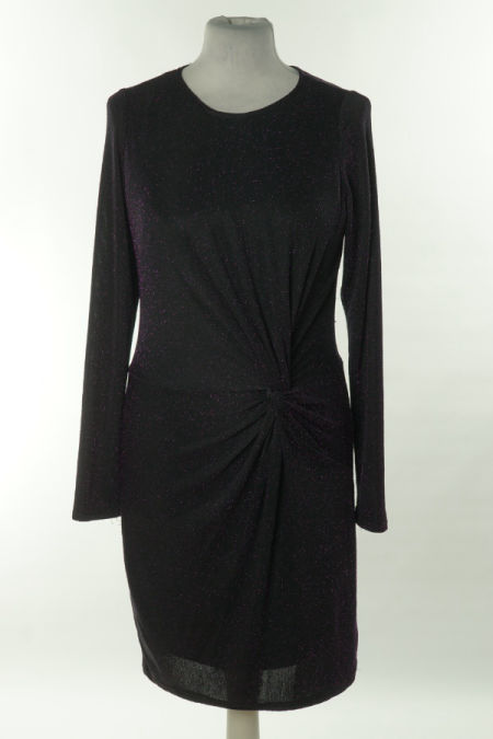 Sukienka czarna z błyszczącą nitką