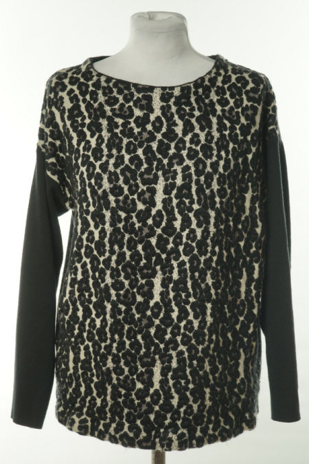 Sweter czarny z cętkami