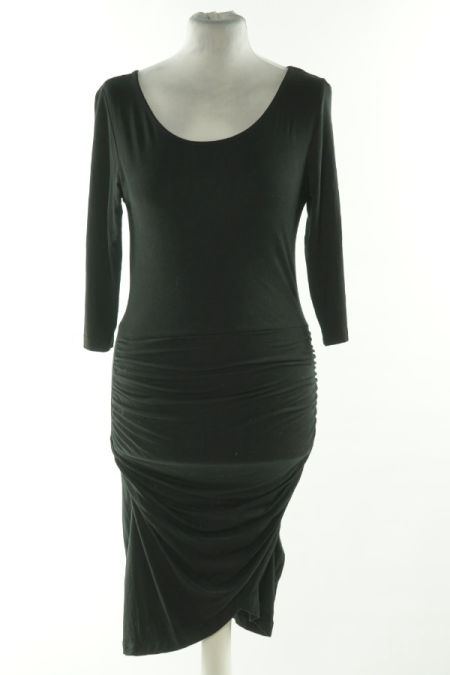 Sukienka czarna z drapowanym dołem