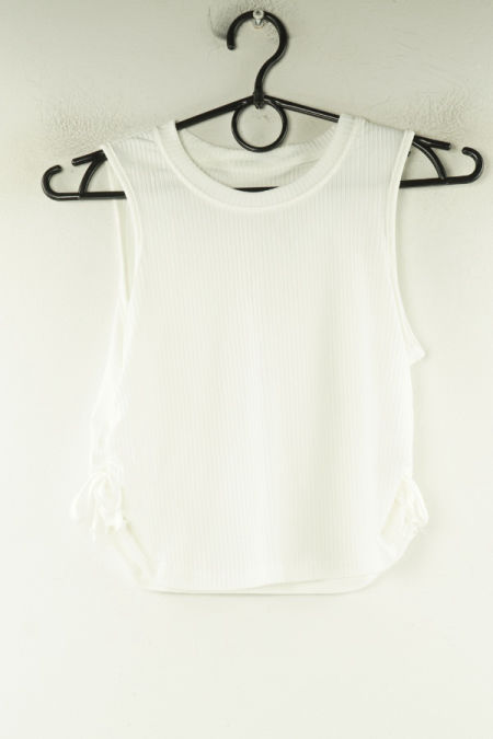 Koszulka biała prążkowana drapowana