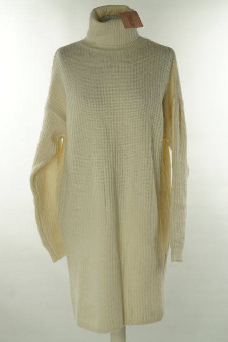 Sukienka sweterkowa kremowa