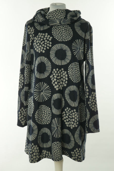 Sukienka sweterkowa granatowa w szare wzory