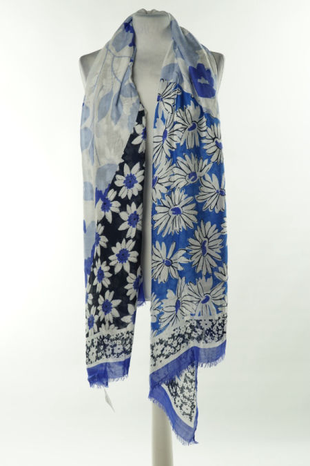 Szalik niebiesko-biały w kwiatki