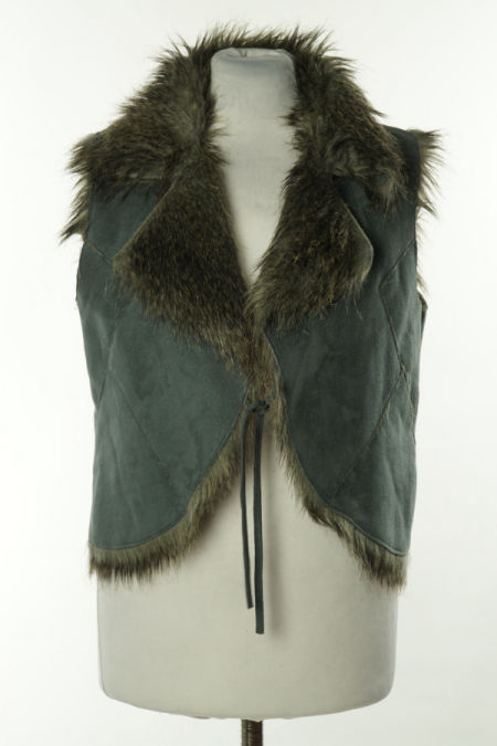 Narzutka szara ocieplana sztucznym futerkiem