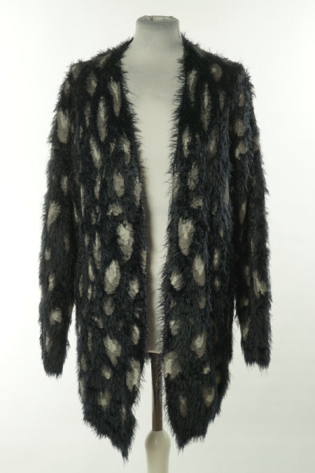 Narzutka sweterkowa szaro - czarna włochata