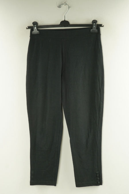 Legginsy czarne z guzikami przy nogawkach 3/4