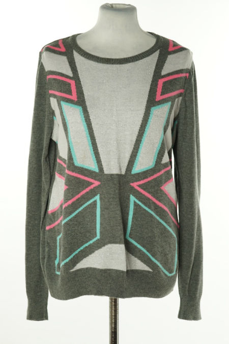 Sweter szary w różowo-niebieskie wzory